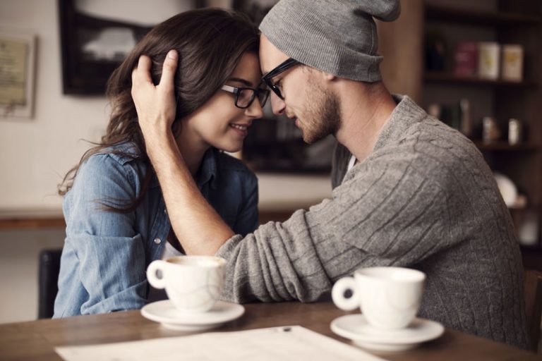 4 Signs Of Psychic Connection Between Soul Mates