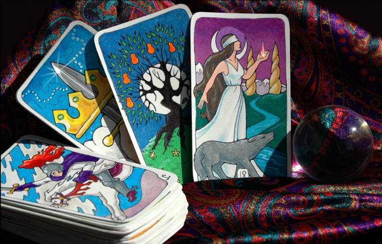 How To Use Tarot Cards Safely – Creating A Safe Zone