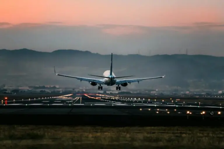 Airplane Landing