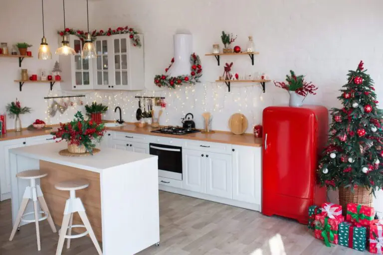 15 Christmas Kitchen Decorating Ideas to Fill Your Home with Holiday Cheer